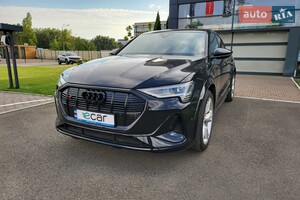 Audi e-tron 