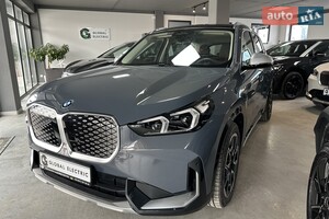 BMW iX1 