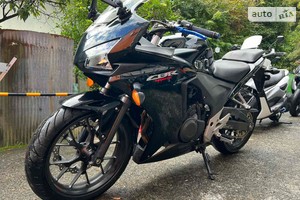 Honda CBR 400R 