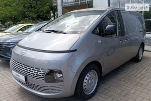 Hyundai Staria 