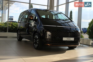 Hyundai Staria 