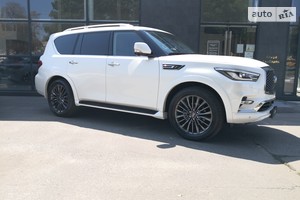 Infiniti QX80 