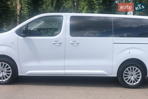 Peugeot Traveller 