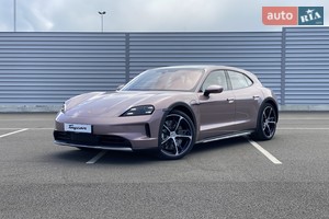 Porsche Taycan Cross Turismo 