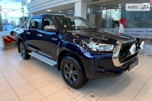 Toyota Hilux Double Cab 2.4 D-4D AT (150 к.с.) AWD	 Comfort