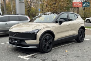 Volvo EX30 Cross Country 