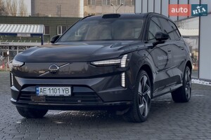 Volvo EX90 