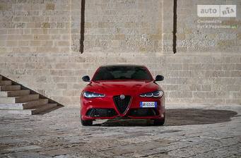 Alfa Romeo Giulia 2.0 MT (280 к.с.) 2024