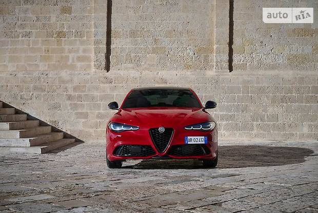 Alfa Romeo Giulia Base