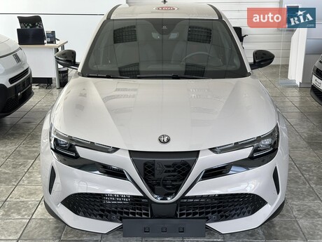 Alfa Romeo Junior 2025