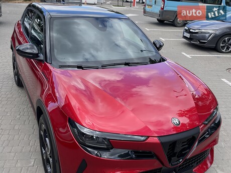 Alfa Romeo Junior 2025