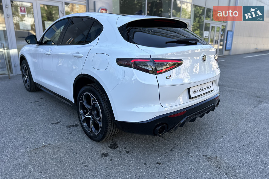 Alfa Romeo Stelvio - фото 18