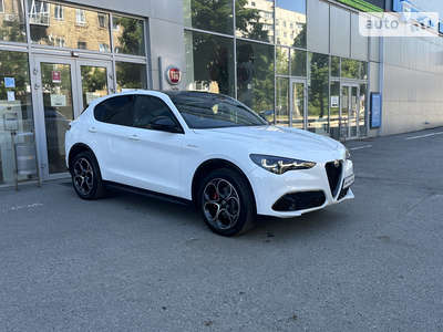 Alfa Romeo Stelvio 2024 Individual