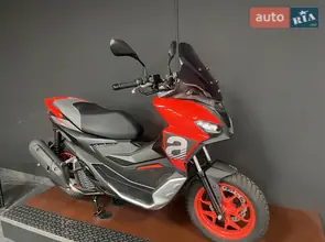 Aprilia SR GT