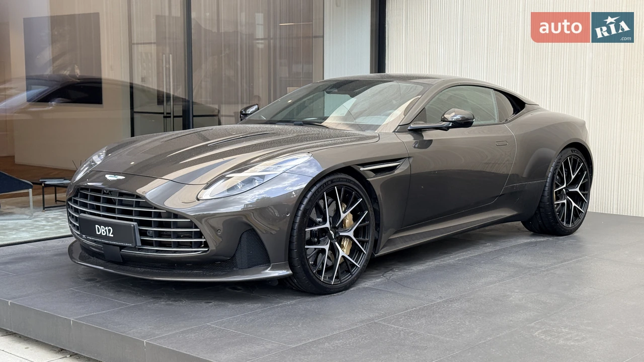 Aston Martin-7