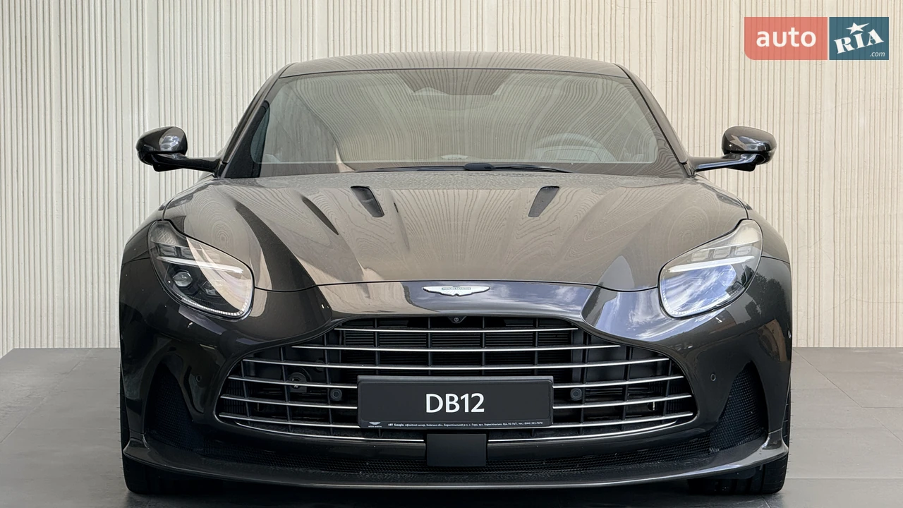 Aston Martin-6