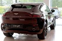 Aston Martin DBX Base