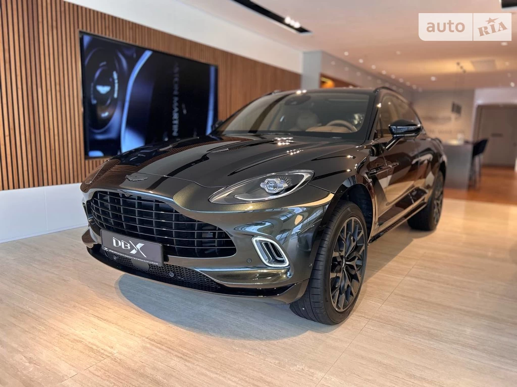 Aston Martin DBX Base