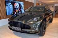 Aston Martin DBX Base