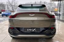 Aston Martin DBX Base