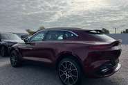 Aston Martin DBX Base