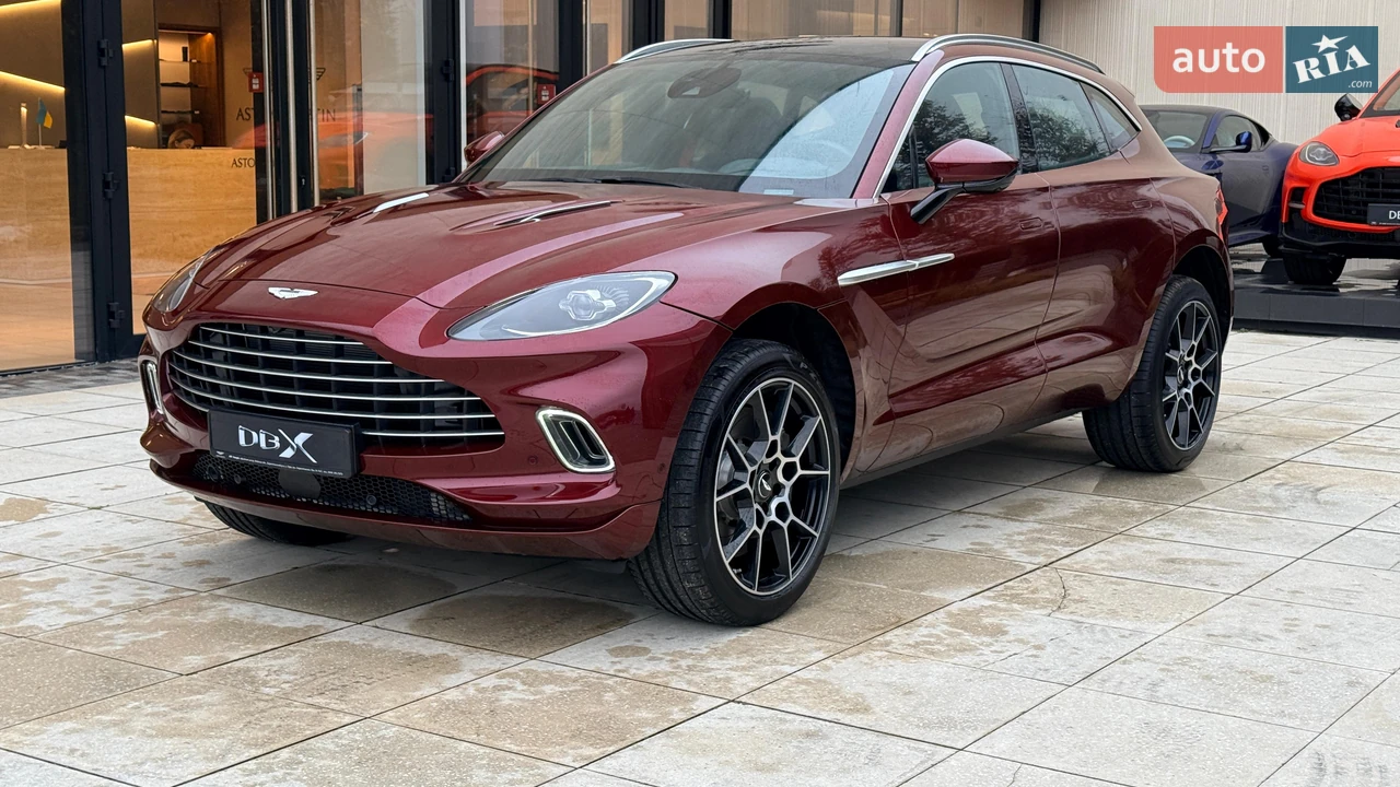 Aston Martin DBX Base