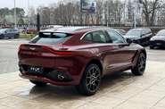 Aston Martin DBX Base