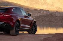 Aston Martin DBX Base