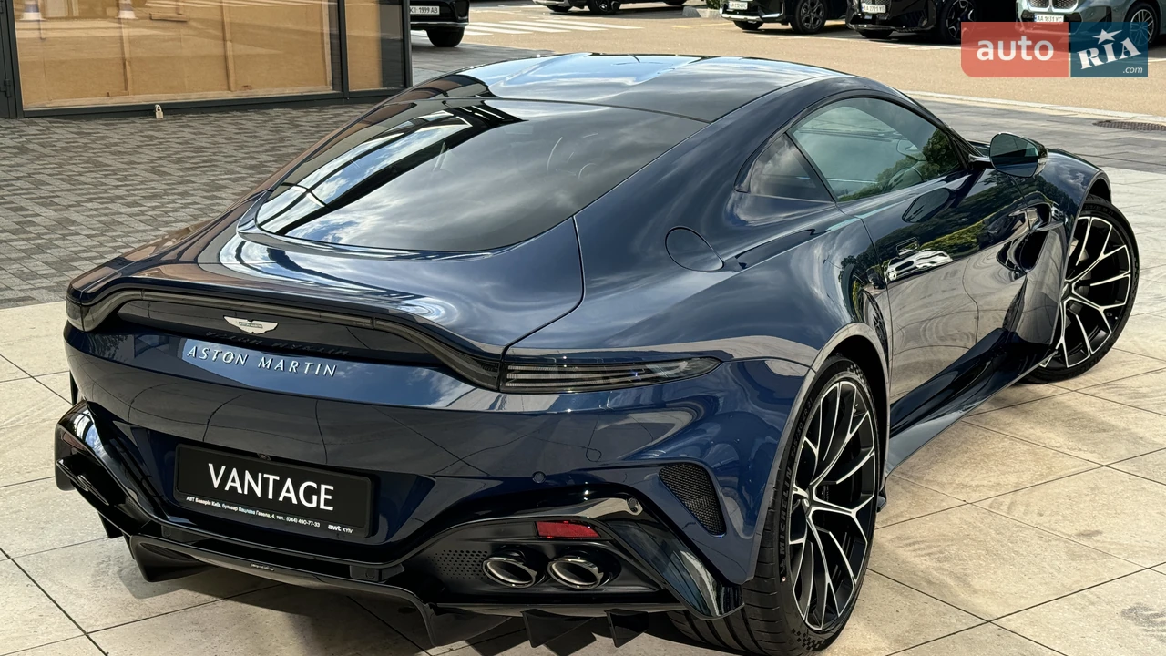 Aston Martin-4