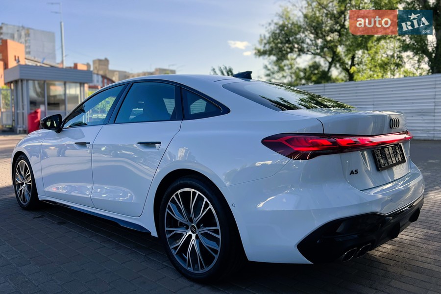 Audi A5 - фото 6
