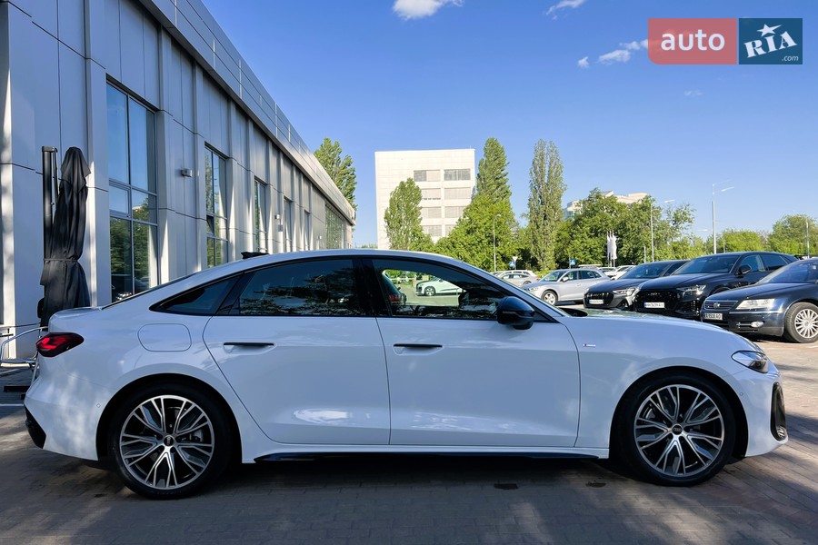 Audi A5 - фото 7