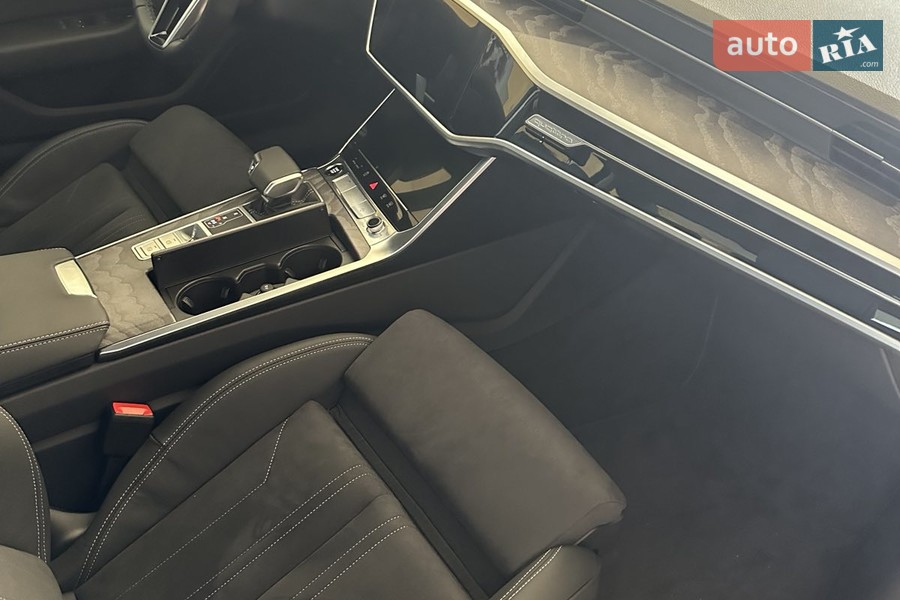 Audi A6 - фото 15