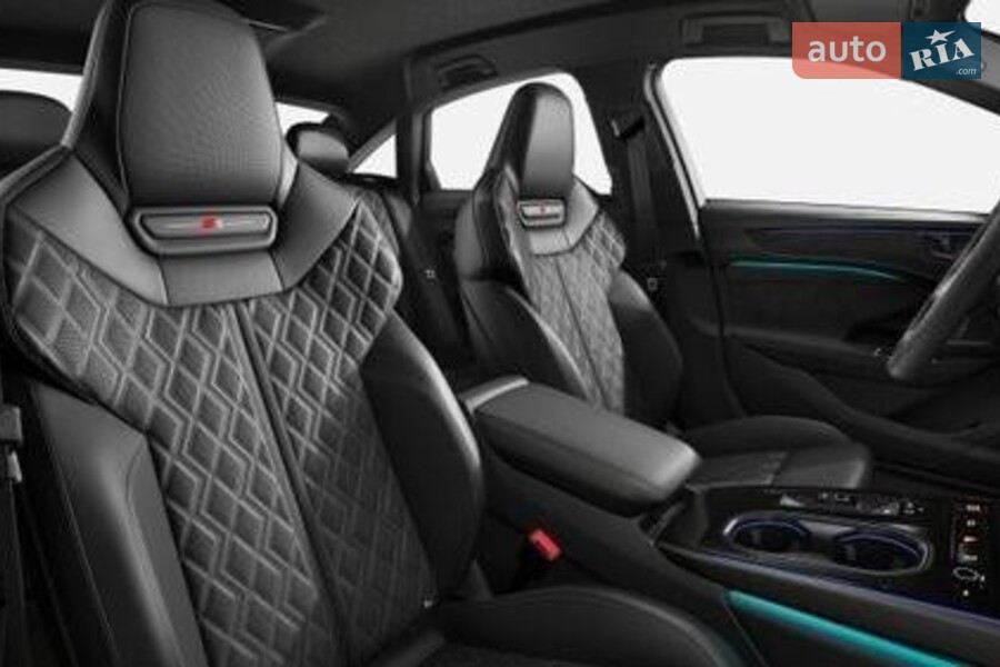 Audi A6 - фото 5