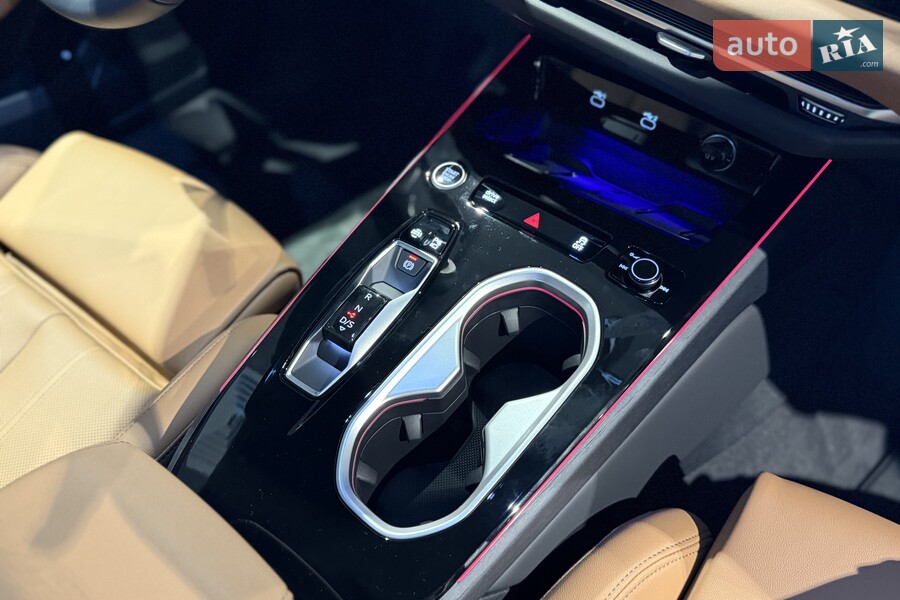 Audi A6 - фото 17