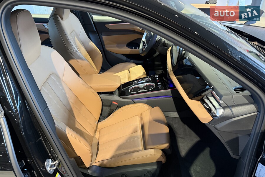 Audi A6 - фото 25