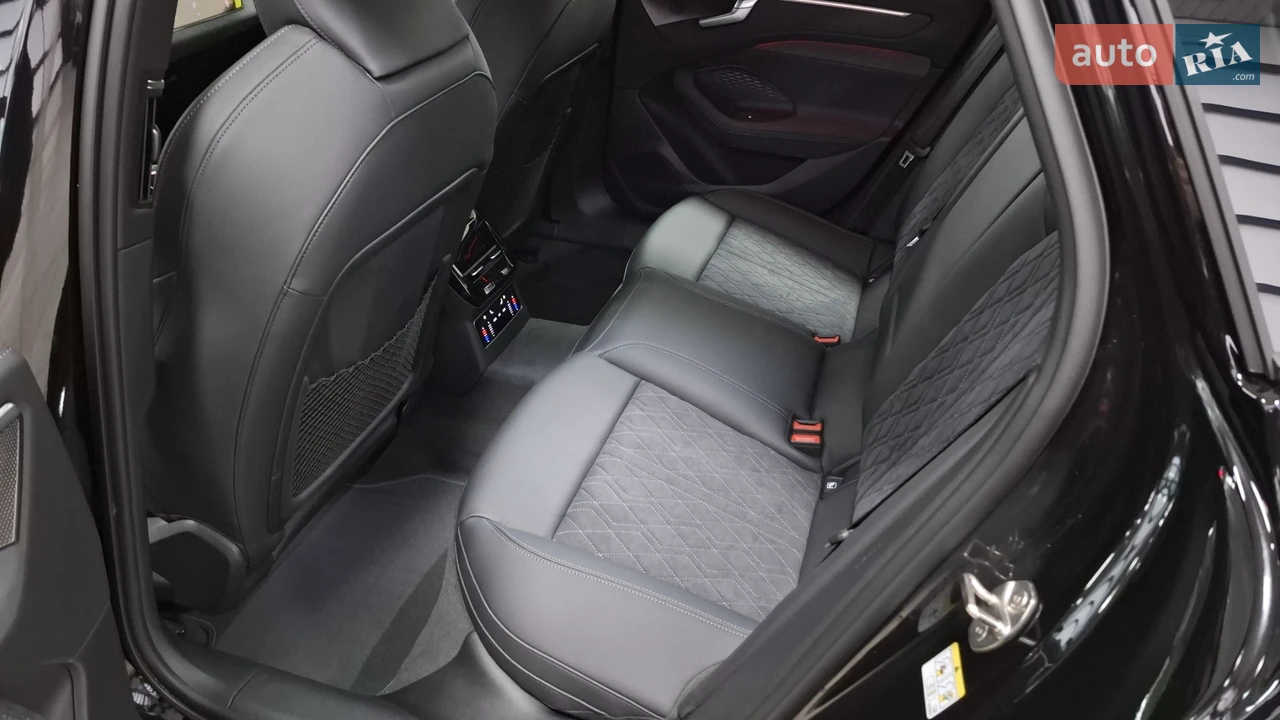 Audi-21