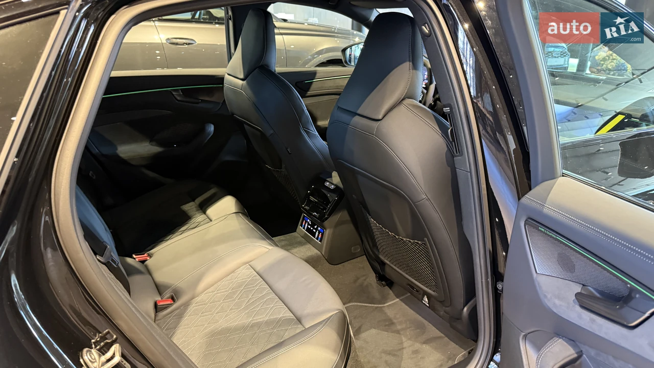 Audi-25