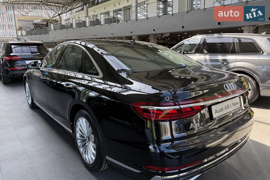 Audi A8 - фото 4