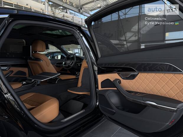 Седан Audi A8 2026 в Хмельницький