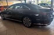 Audi A8 Base