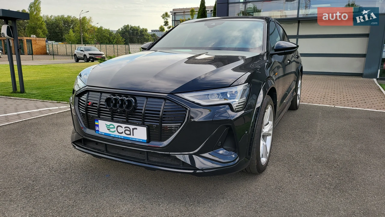 Audi e-tron S-Line
