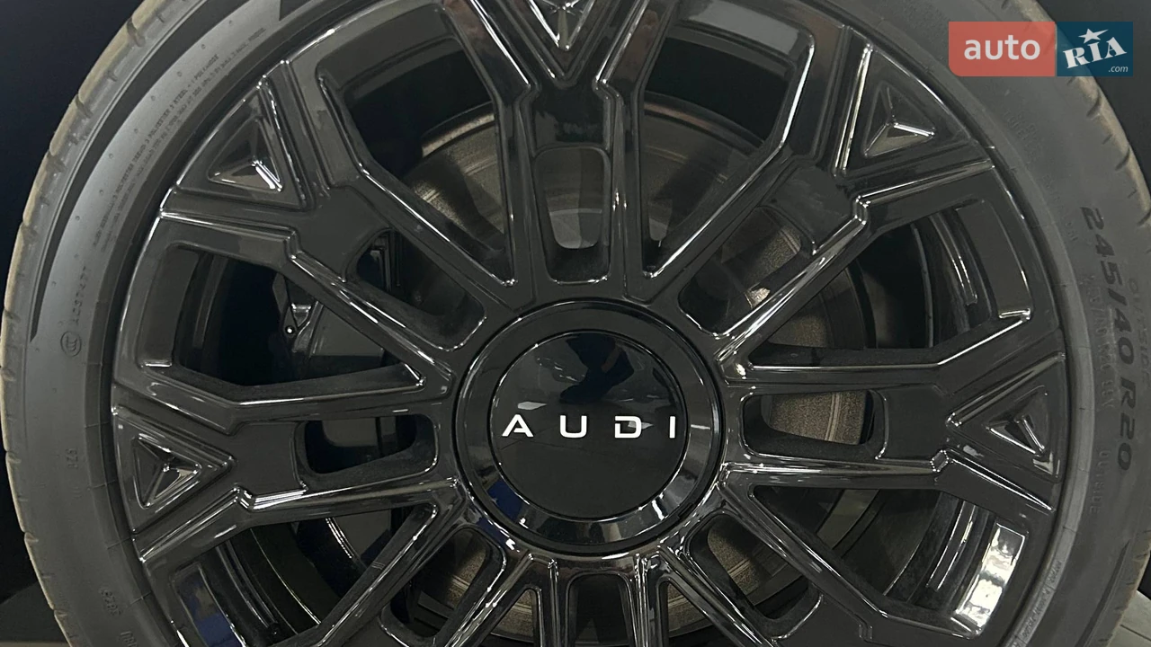 Audi-8