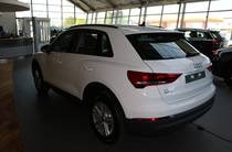 Audi Q3 Basis