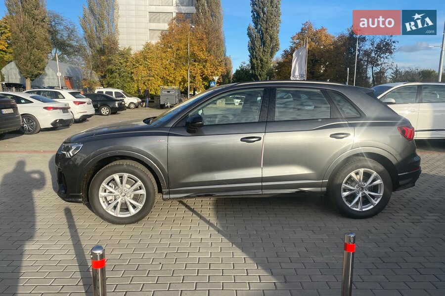 Audi Q3 - фото 3