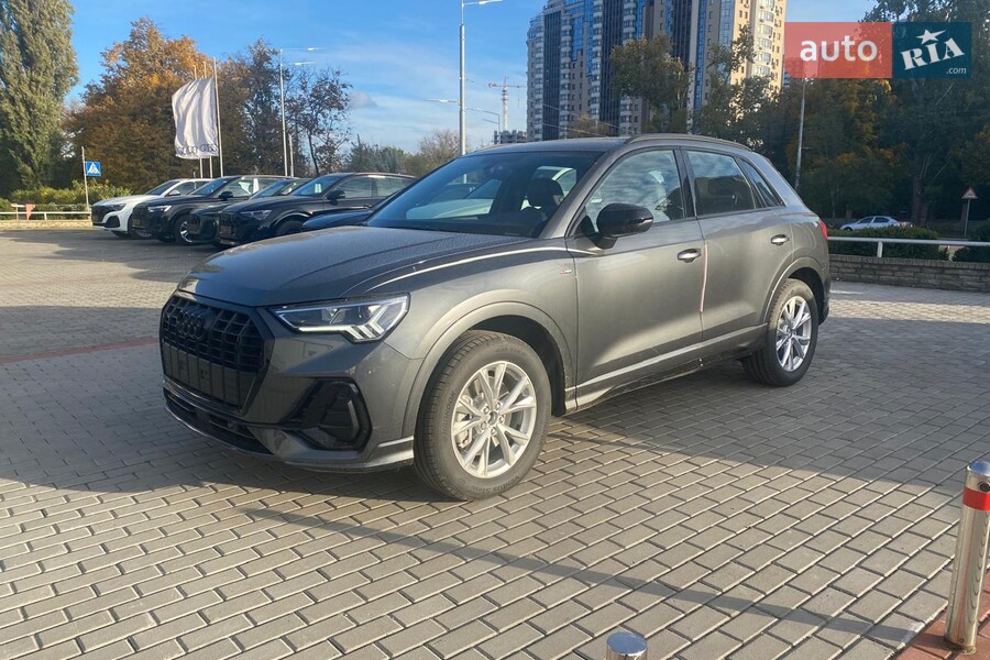 Audi Q3 - фото 2
