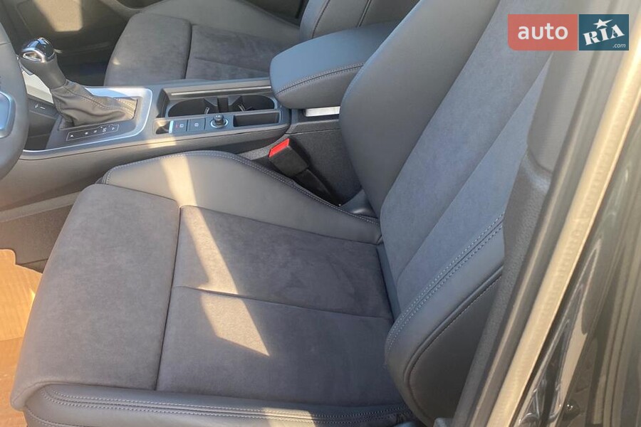 Audi Q3 - фото 12