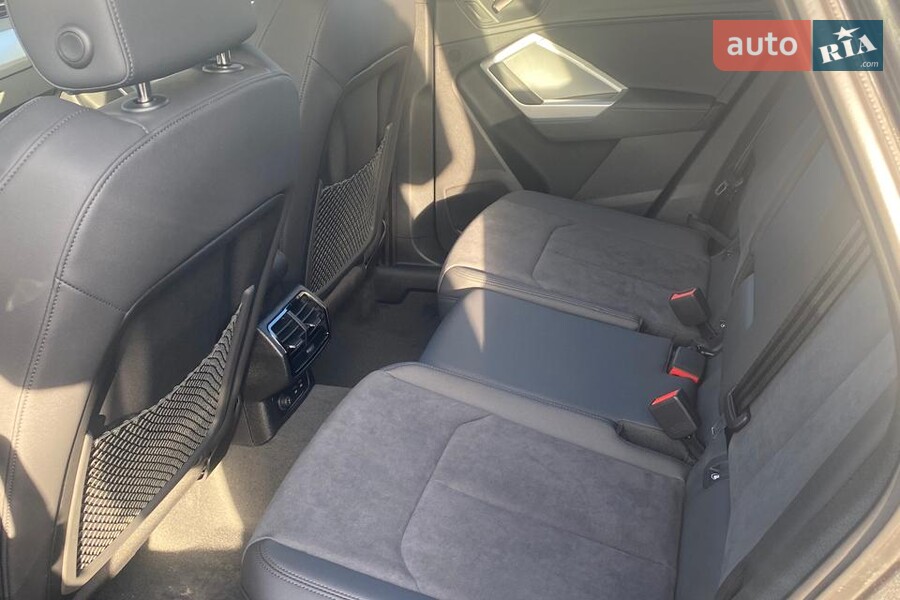 Audi Q3 - фото 10