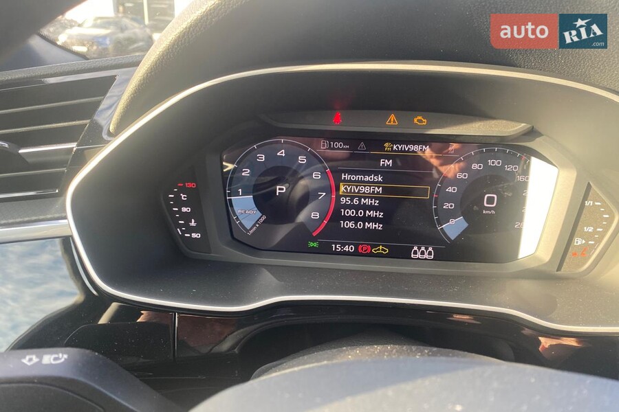 Audi Q3 - фото 14