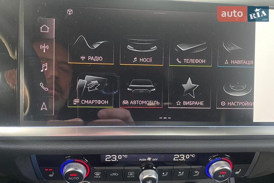 Audi Q3 - фото 18