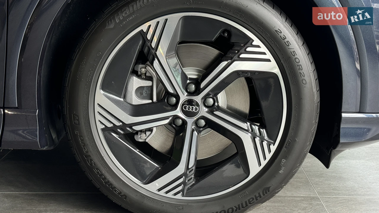 Audi-8